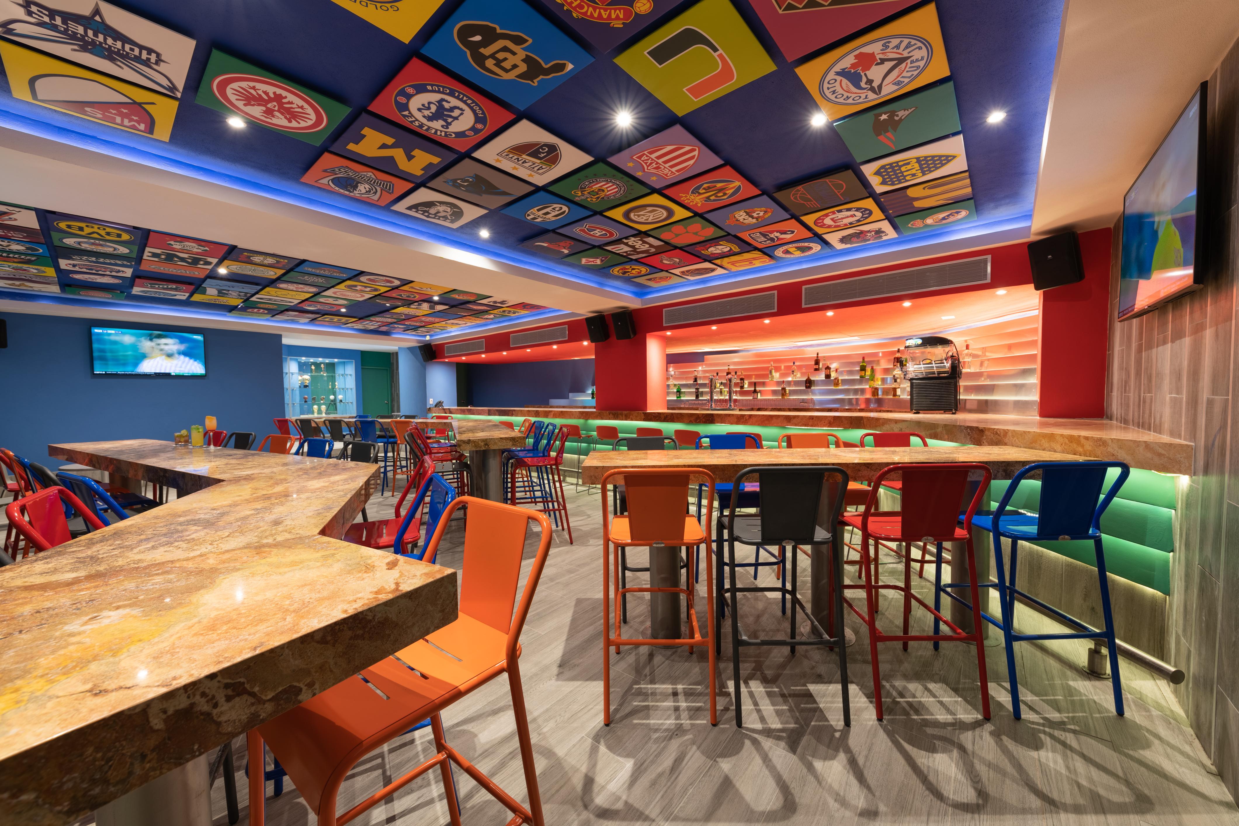 فندق جراند بارك رويال بويرتو فالارتا المظهر الخارجي الصورة The interior of a typical sports bar