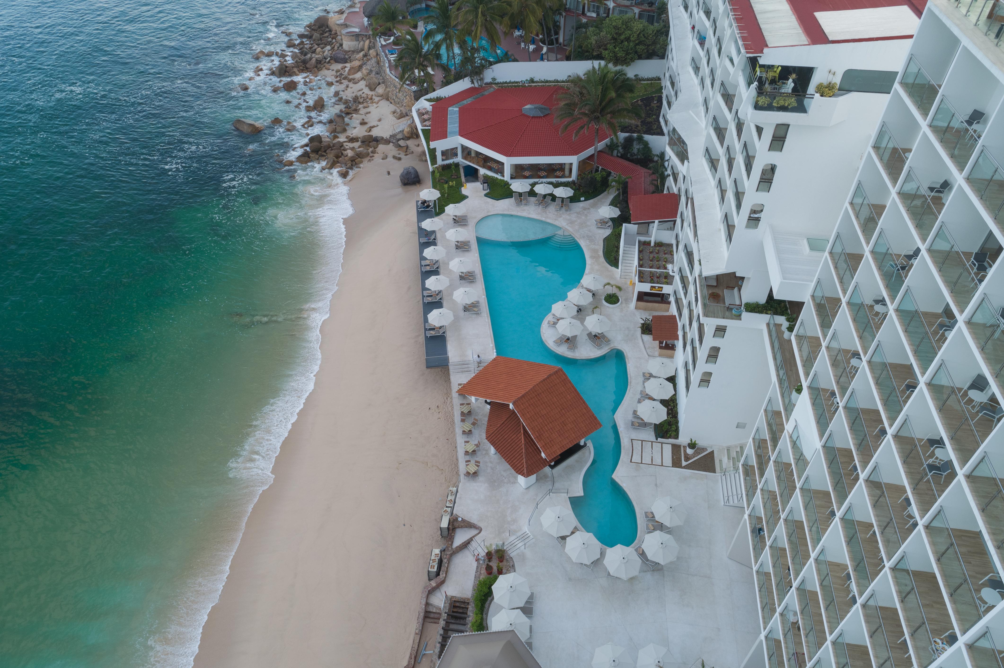 فندق جراند بارك رويال بويرتو فالارتا المظهر الخارجي الصورة Aerial view of the pool at the Grand Hotel